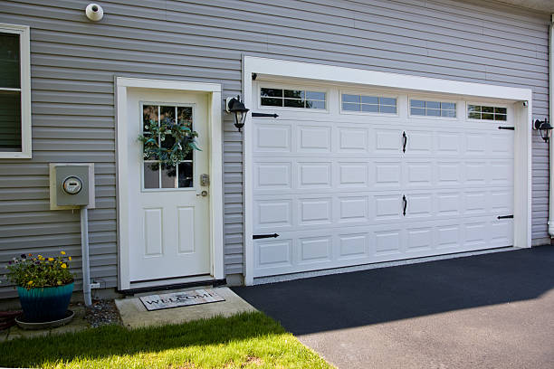 24/7 Emergency Garage Door Panel Replacement experts in Hazen, ND
